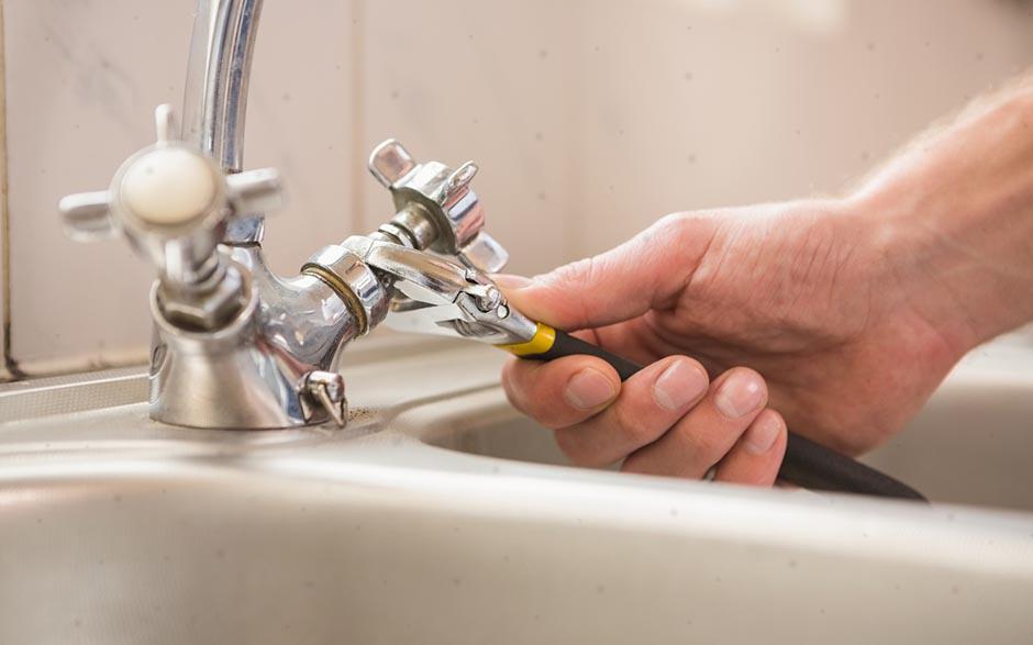  plombier sanitaire Loueuse